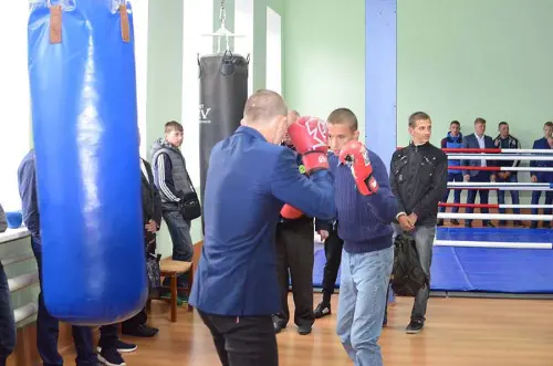 Свято продовжується. Для майбутніх чемпіонів відкрито професійний боксерський ринг!