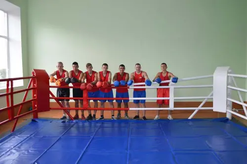 Свято продовжується. Для майбутніх чемпіонів відкрито професійний боксерський ринг!