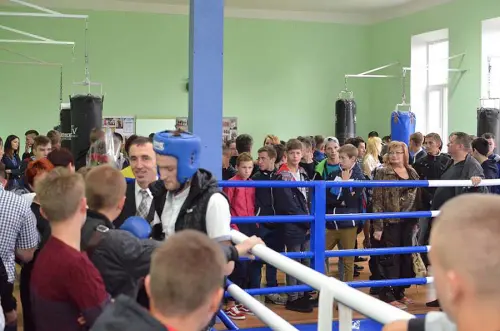 Свято продовжується. Для майбутніх чемпіонів відкрито професійний боксерський ринг!