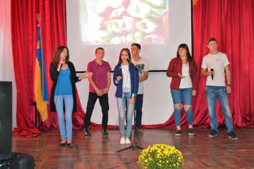 До дня працівників освіти