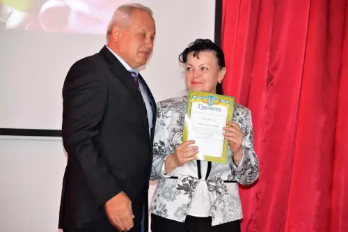 До дня працівників освіти