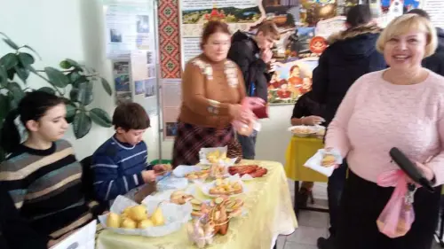 Благодійний ярмарок до дня Cвятого Миколая