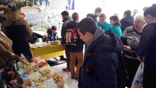Благодійний ярмарок до дня Cвятого Миколая