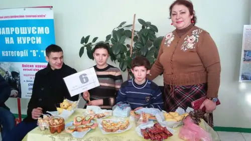 Відкрити зображення до новини: Благодійний ярмарок до дня Cвятого Миколая