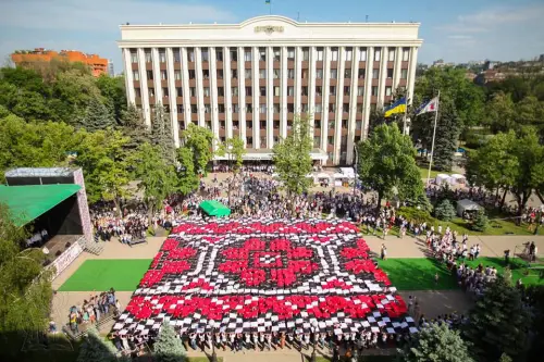 «Живі» орнаменти вишиванки