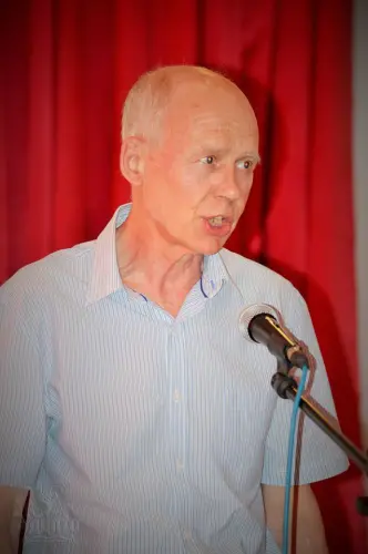 В щасливу дорогу, на добрі діла, дорогі випускники!