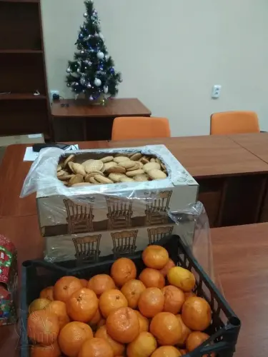 Козаки дарують подарунки