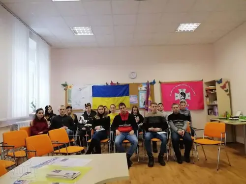 Круглий стіл рою Старокодацького