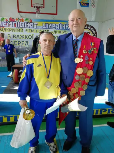 Заклад профтехосвіти м. Дніпро прийняв ветеранів важкої атлетики України