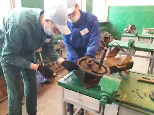 Продовження конкурсу професійної майстерності на відділенні  автотранспорту та будівництва