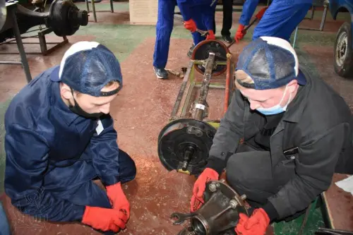 Продовження конкурсу професійної майстерності на відділенні  автотранспорту та будівництва