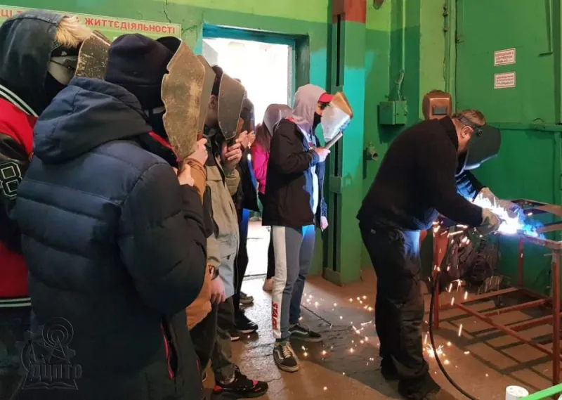 Відкрити зображення до новини: Під час Дня відкритих дверей молодь спробувала професії «на смак»