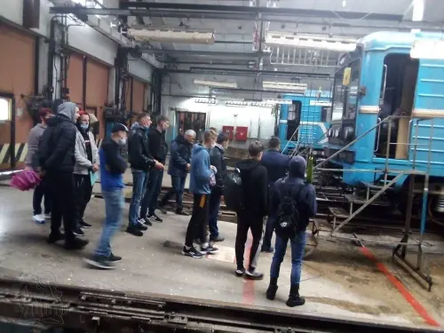 Молодь ДЦПТО відвідала з екскурсією Дніпровський метрополітен