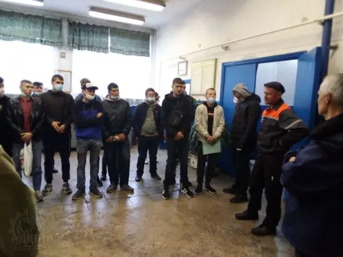 Молодь ДЦПТО відвідала з екскурсією Дніпровський метрополітен