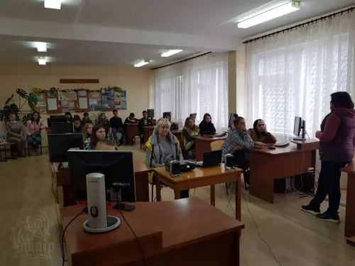 Бібліотечний урок відбувся у відділенні зв'язку Дніпровського центру професійно-технічної освіти