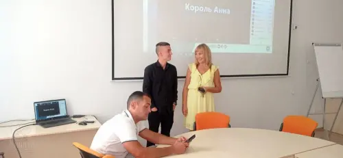 ДНІПРОВСЬКИЙ ЦЕНТР ПРОФЕСІЙНО-ТЕХНІЧНОЇ ОСВІТИ ЩИРО ВІТАЄ З ДНЕМ ЗНАНЬ!