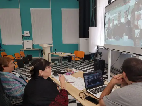 ДНІПРОВСЬКИЙ ЦЕНТР ПРОФЕСІЙНО-ТЕХНІЧНОЇ ОСВІТИ ЩИРО ВІТАЄ З ДНЕМ ЗНАНЬ!