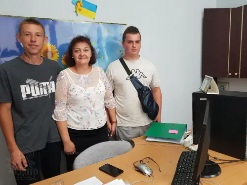 ДНІПРОВСЬКИЙ ЦЕНТР ПРОФЕСІЙНО-ТЕХНІЧНОЇ ОСВІТИ ЩИРО ВІТАЄ З ДНЕМ ЗНАНЬ!