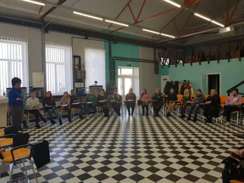 Знай та вмій сам, щоб допомогти іншому