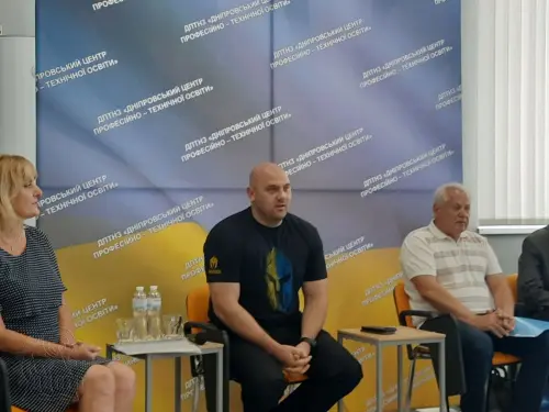Навчально-практичний центр «Сучасні зварювальні технології», День підприємця України та соціальний діалог за круглим столом у ДЦПТО