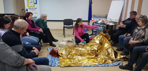 Педагог має вміти надати домедичну допомогу