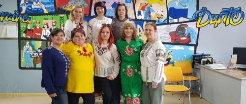 Розквітла вишиванка кольорами, орнаментами душу зігріва
