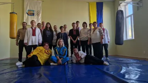 Розквітла вишиванка кольорами, орнаментами душу зігріва