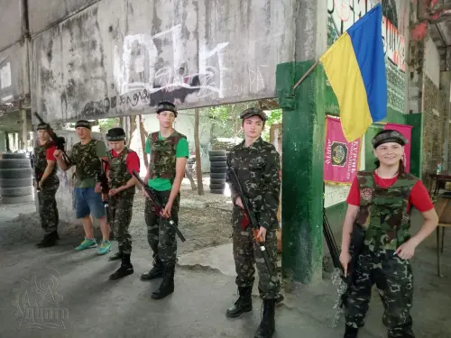 Хто, як не ми, нового часу зміна, хто, як не ми, майбутнє України?!