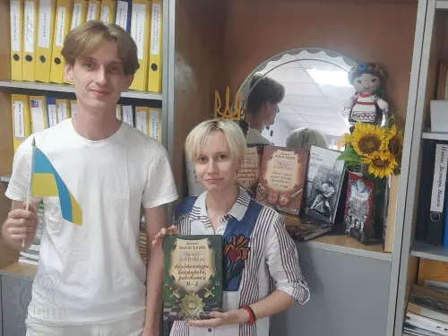 «Ми б’ємось за те, чому нема ціни в усьому світі, — за Батьківщину.» © О. Довженко