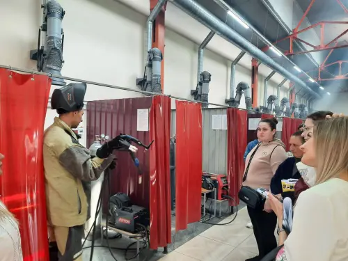 День вишиванки та Національний ярмарок вакансій у ДЦПТО: коли традиції й майбутнє — поруч