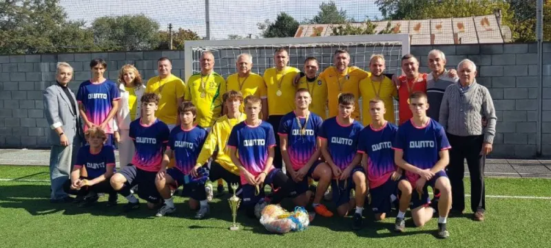 Відкрити зображення до новини: Футбол, що зігріває серця: перемога досвіду!⚽️