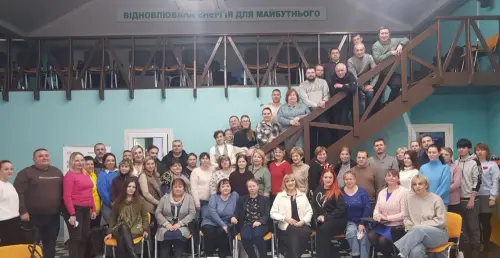 Відкрити зображення до новини: Між звітами та мандаринками – про людей, тепло й трохи новорічного дива
