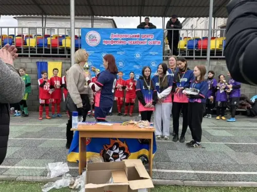 Футбол, весна і дівоча енергія