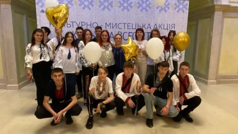 Відкрити зображення до новини: У кожному орнаменті щось рідне