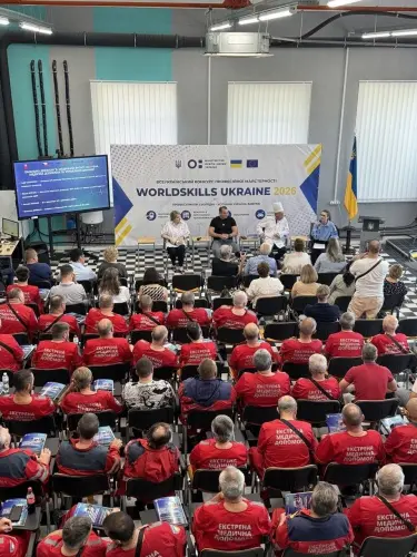 Разом шукаємо відповіді на виклики сьогодення у ДПТК обговорили виклики екстреної медицини та реабілітації в умовах війни
